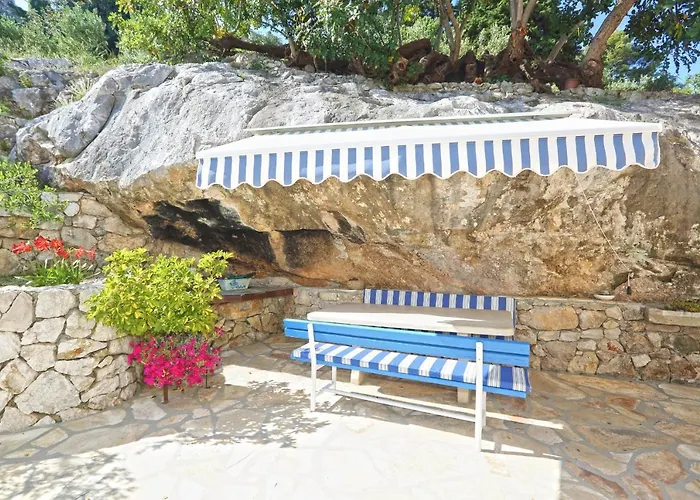 With A Parking Space Hvar - 8728 Apartmán Hvar Town