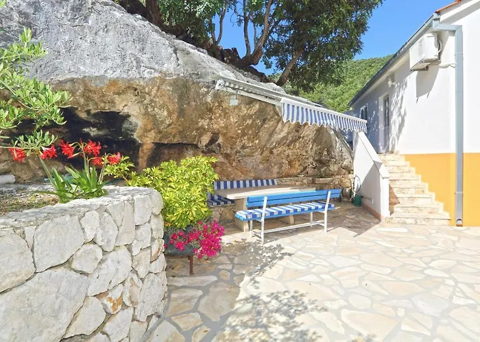 With A Parking Space Hvar - 8728 Apartmán