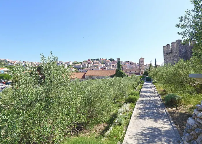 Apartment With A Parking Space Hvar - 8728