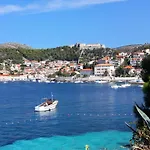 With A Parking Space Hvar - 8728 Appartement Hvar Town